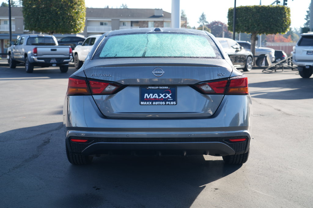 Used 2024 Nissan Altima 2.5 SV FWD image 10