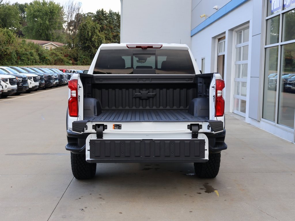 New 2026 Chevrolet Silverado 1500 ZR2 w/ Dark Appearance Package image 36
