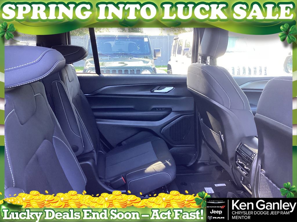 New 2025 Jeep Grand Cherokee L Laredo w/ Luxury Tech Group I image 18