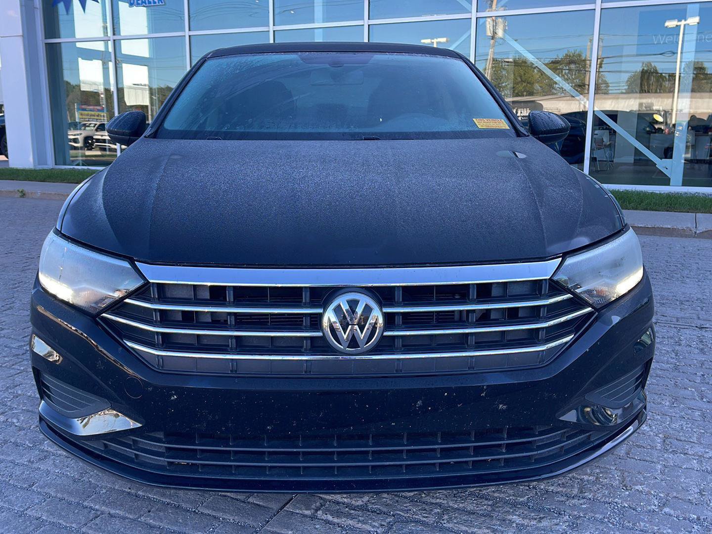 Used 2019 Volkswagen Jetta SE FWD image 2