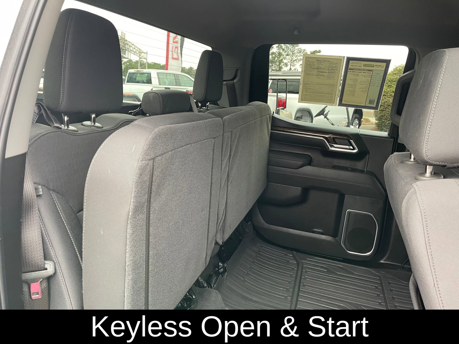 Used 2025 GMC Sierra 1500 SLE image 23