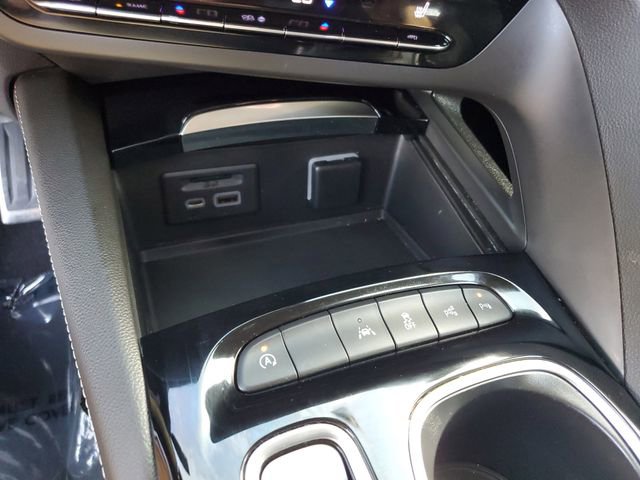 Used 2022 Buick Envision Essence w/ Technology Package II FWD image 23