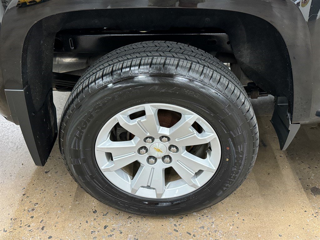 Used 2015 Chevrolet Colorado LT w/ Luxury Package AWD/4WD image 18