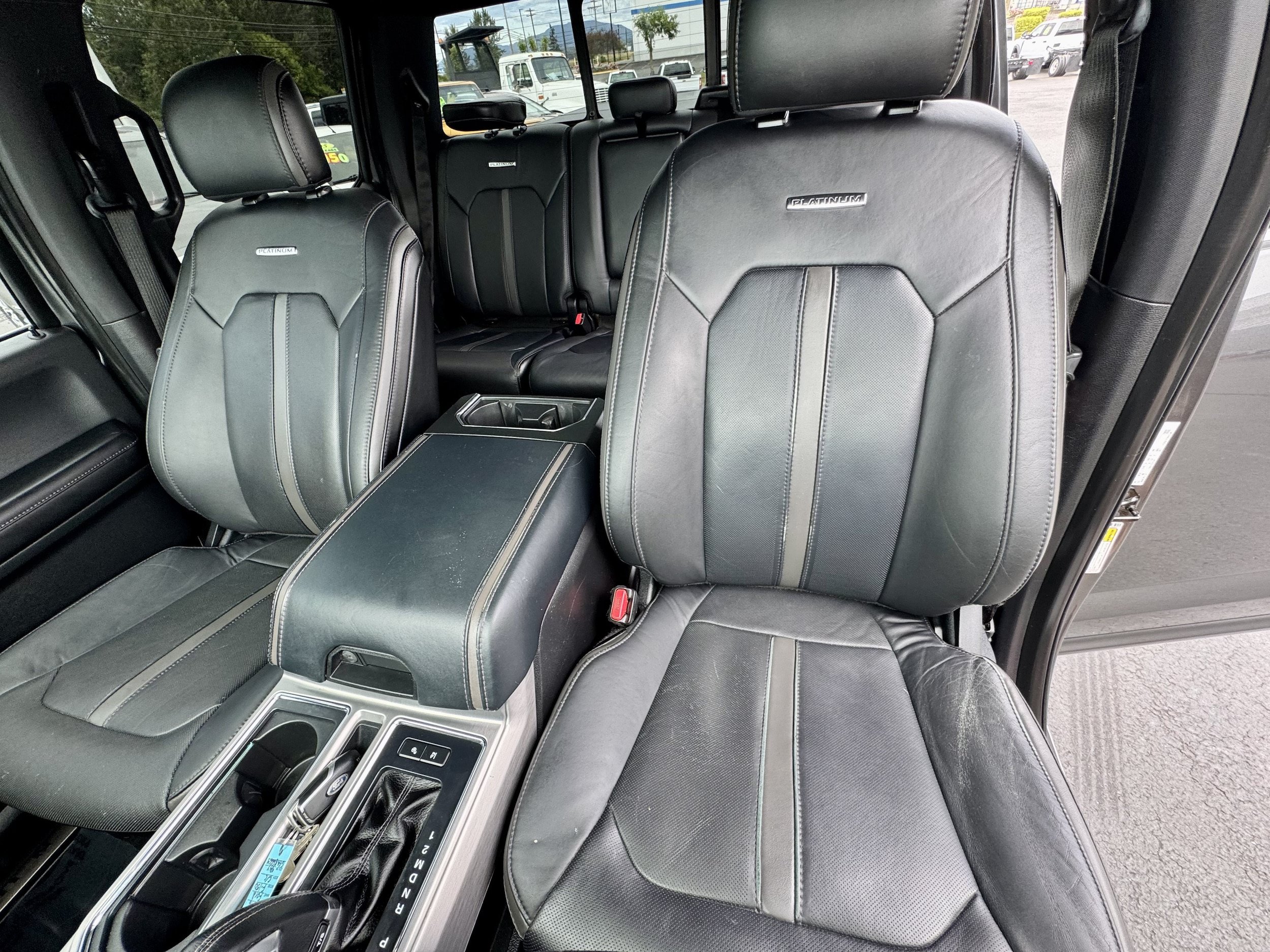 Used 2016 Ford F150 Platinum w/ Equipment Group 701A Luxury AWD/4WD image 13