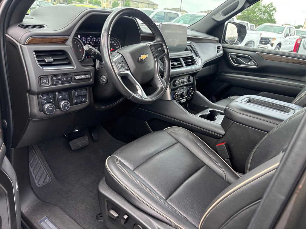 Used 2021 Chevrolet Suburban Premier w/ Premium Package AWD/4WD image 6