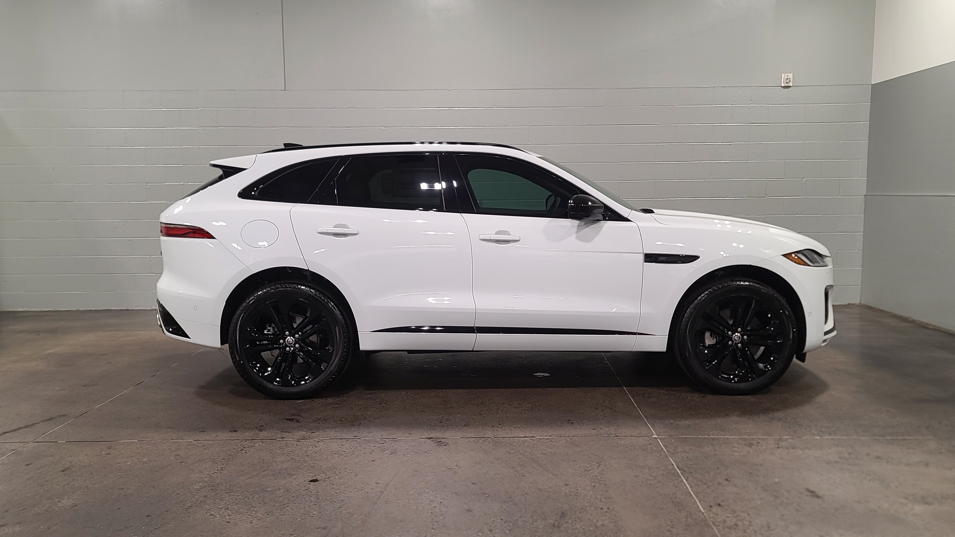 New 2026 Jaguar F-PACE R-Dynamic S AWD/4WD image 13
