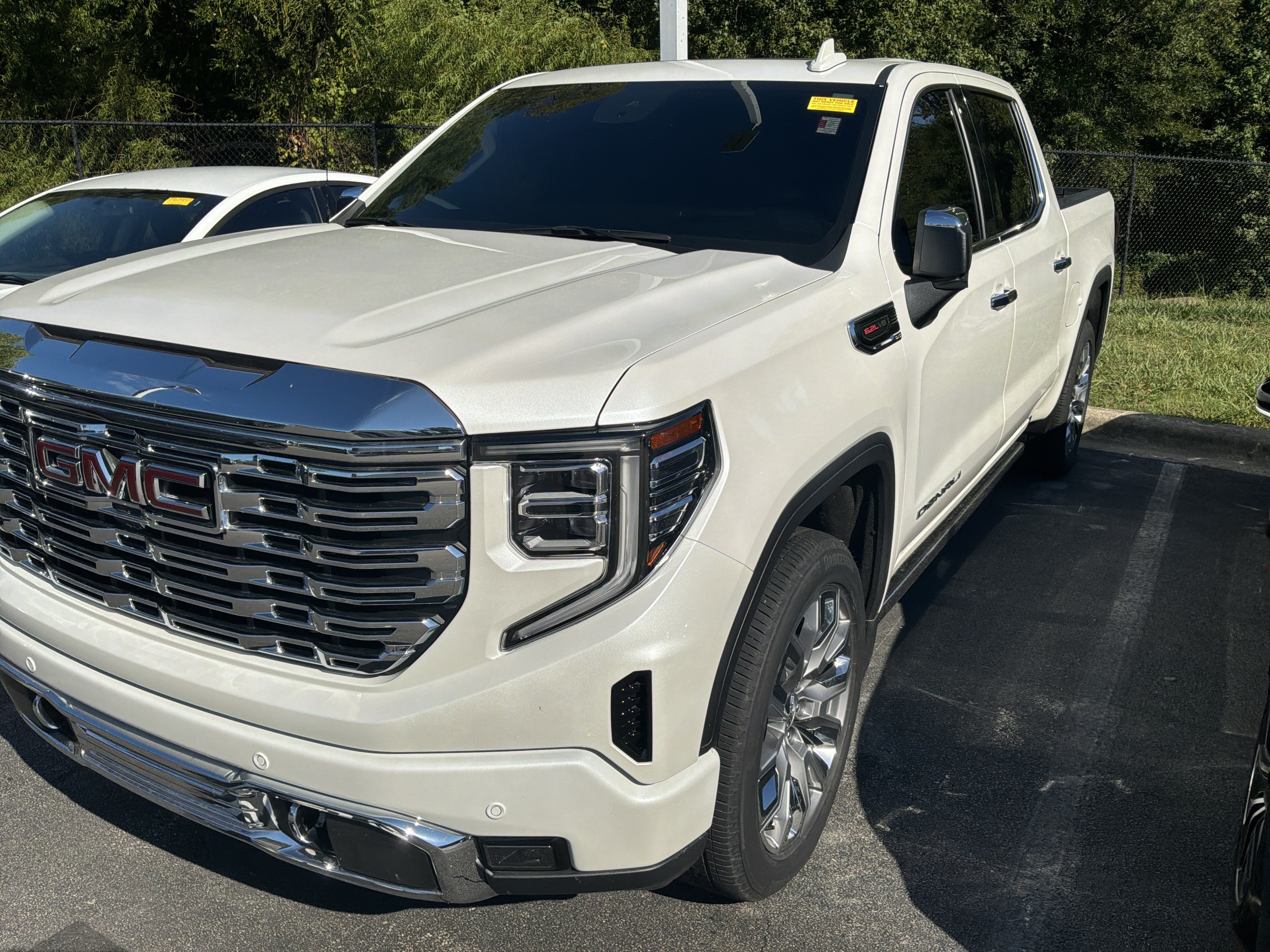 Used 2025 GMC Sierra 1500 Denali AWD/4WD image 3