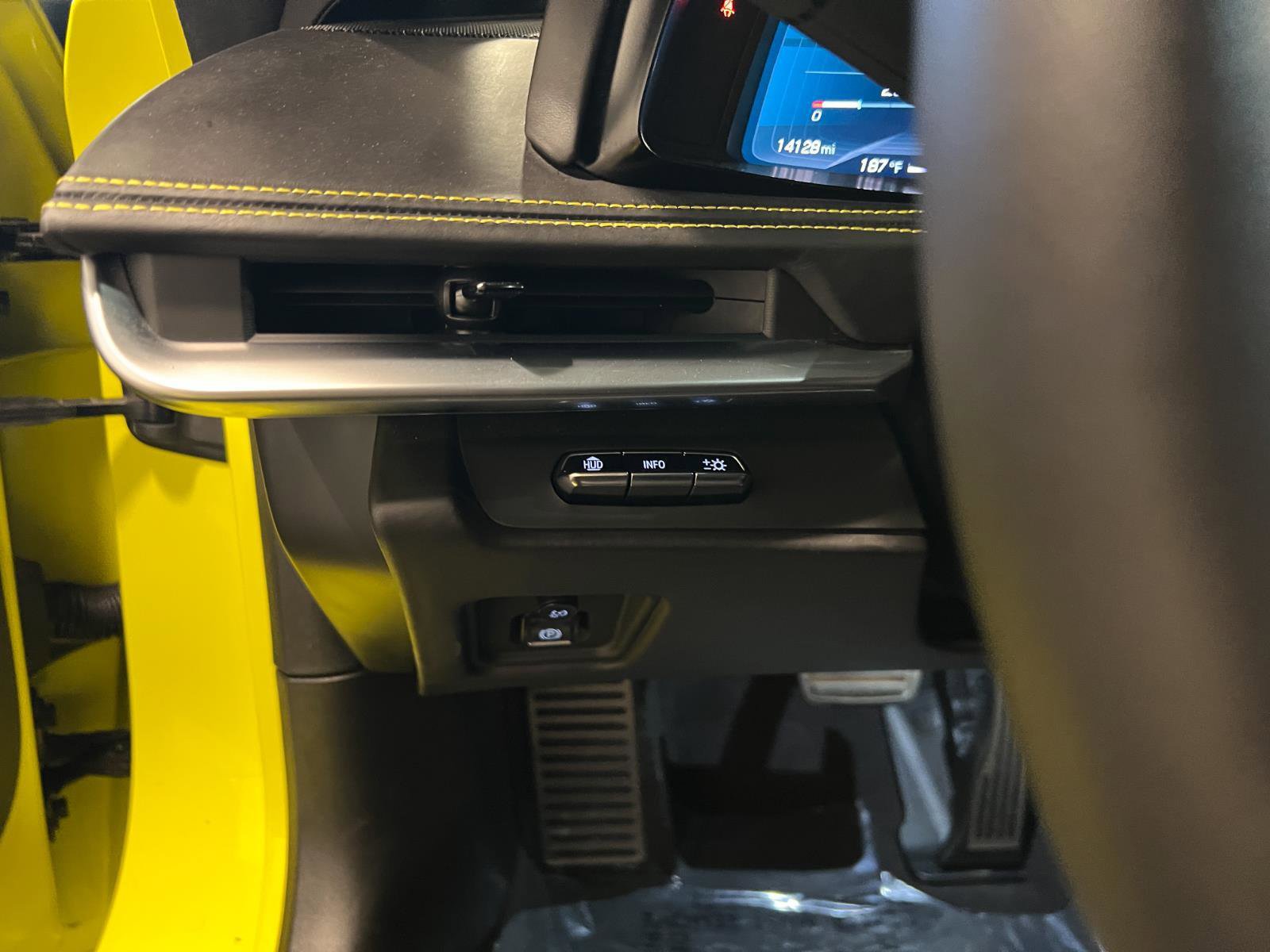 Used 2023 Chevrolet Corvette Z06 RWD image 15