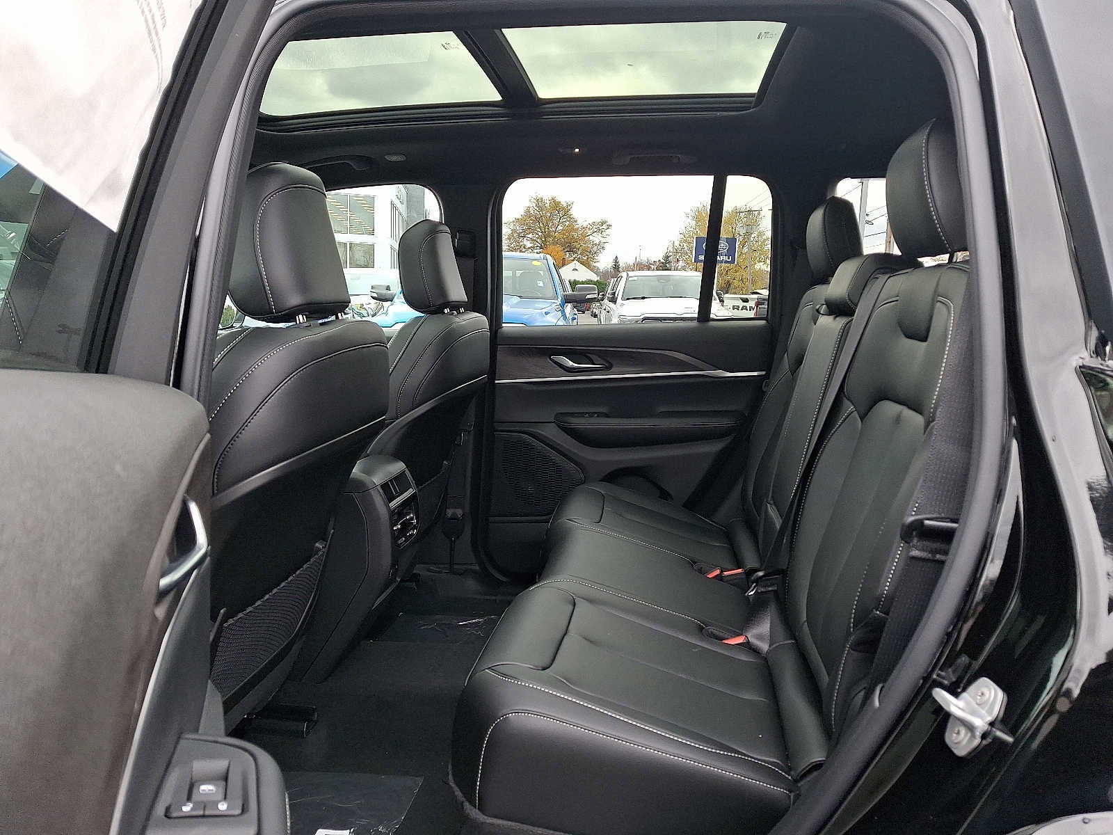 New 2025 Jeep Grand Cherokee Limited image 6