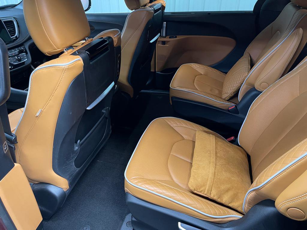 Used 2023 Chrysler Pacifica Pinnacle image 18