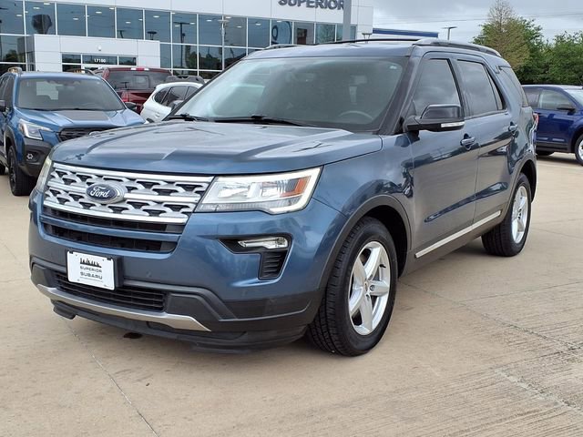 Used 2018 Ford Explorer XLT w/ Equipment Group 202A image 4