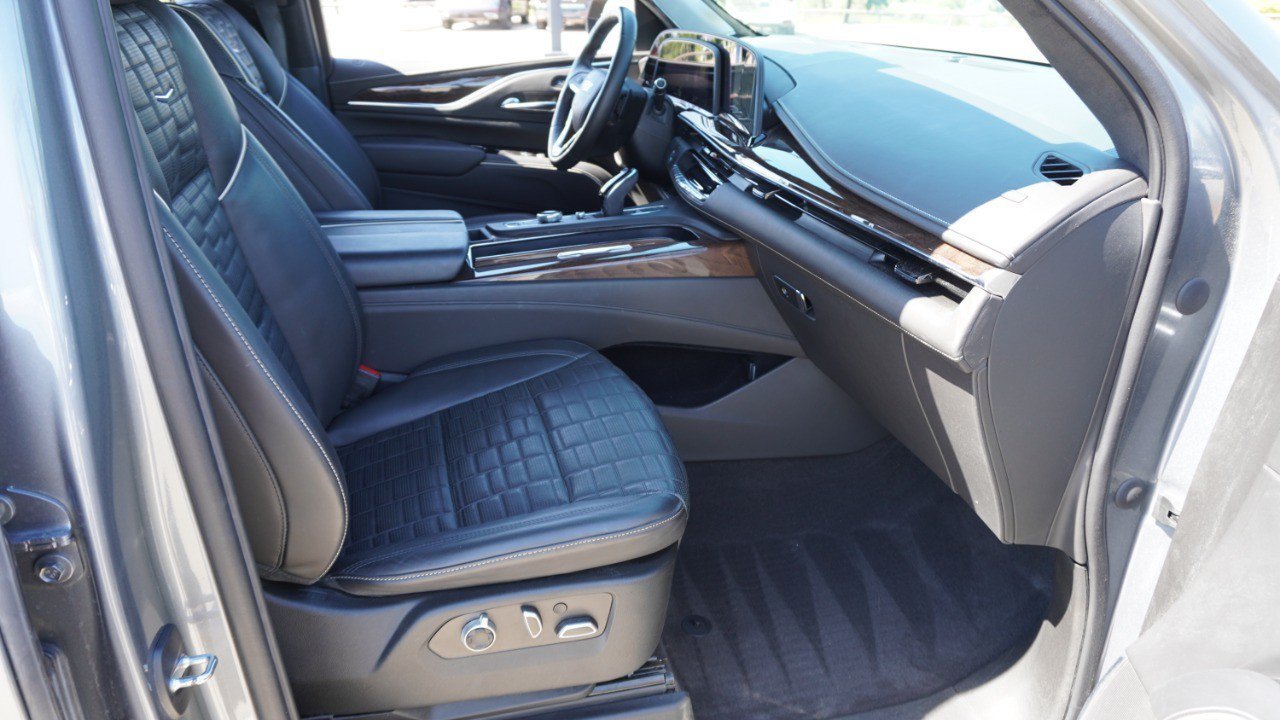 Used 2022 Cadillac Escalade Sport Platinum w/ LPO, ONYX Package RWD image 13