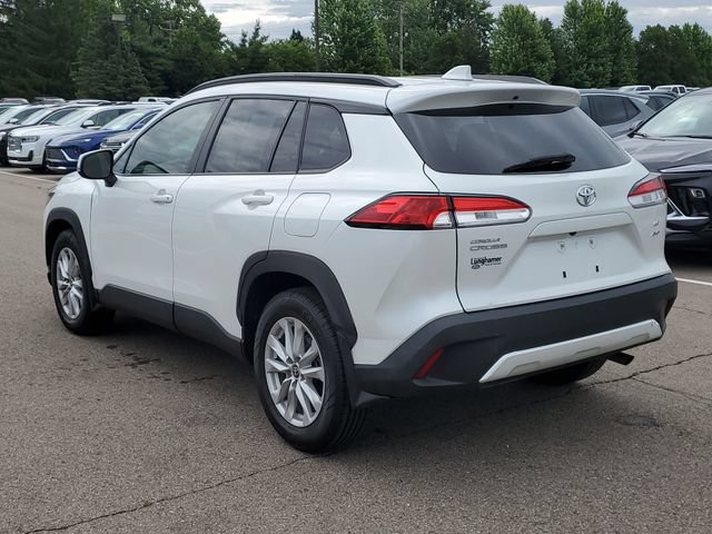 Used 2022 Toyota Corolla Cross LE AWD/4WD image 4