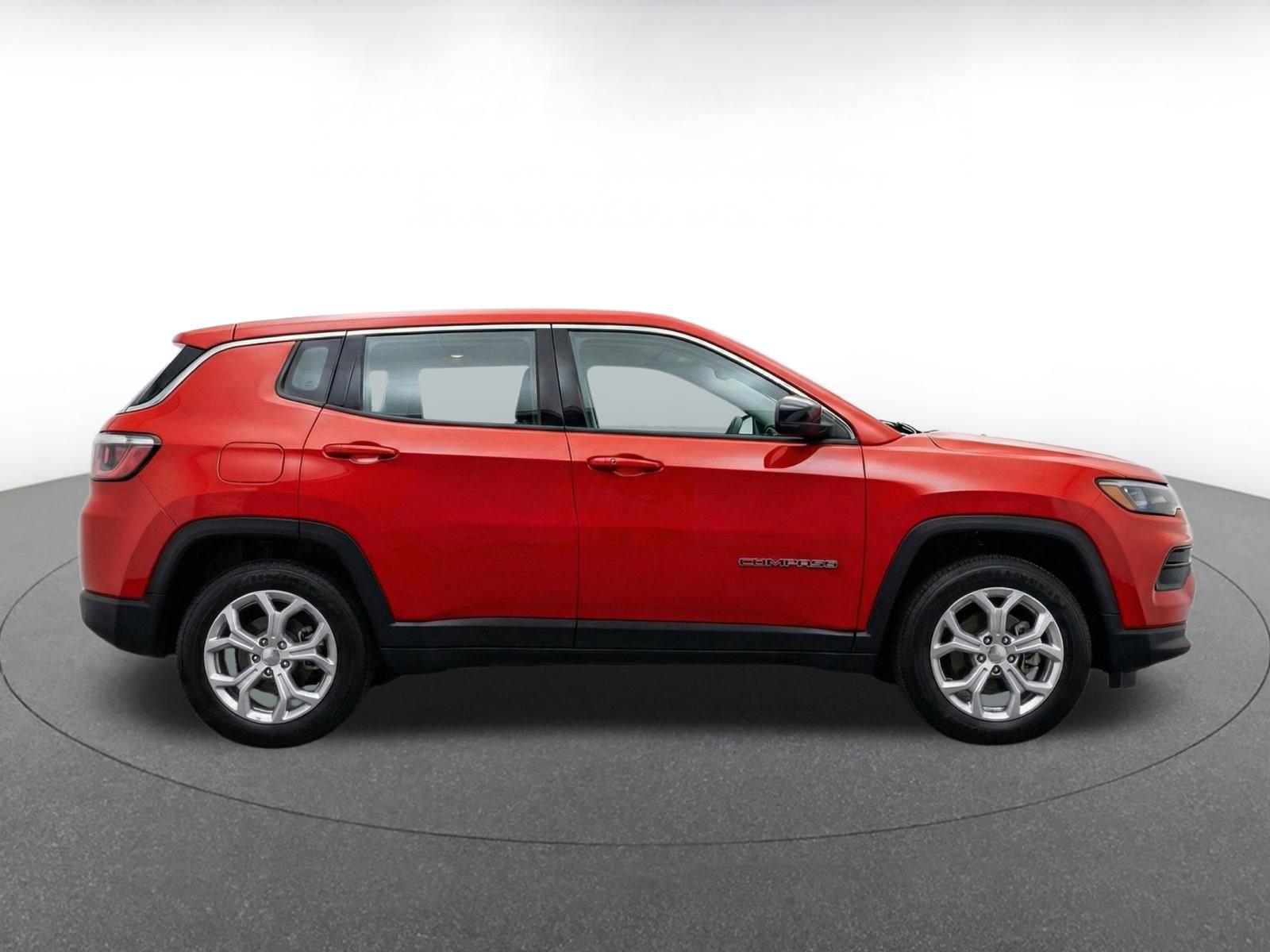 Used 2025 Jeep Compass Latitude AWD/4WD image 10