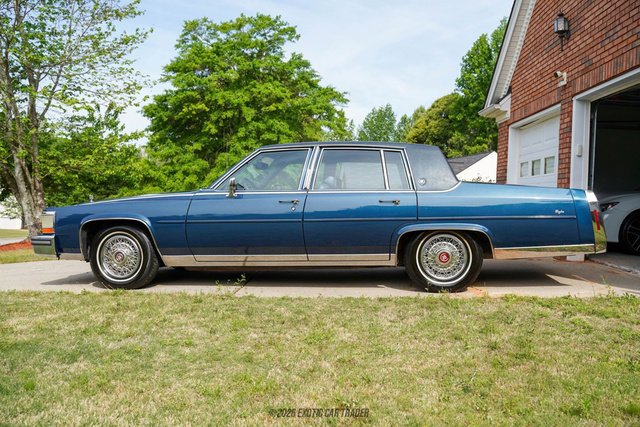 Used 1989 Cadillac Brougham RWD image 3