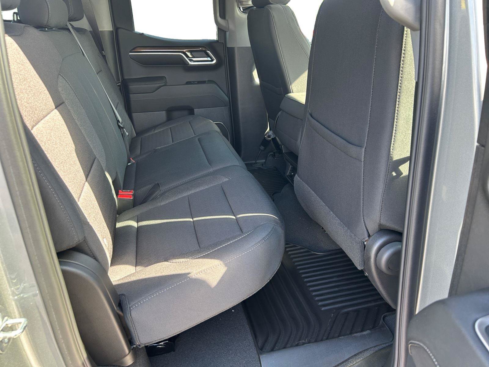 Used 2023 Chevrolet Silverado 1500 RST AWD/4WD image 19