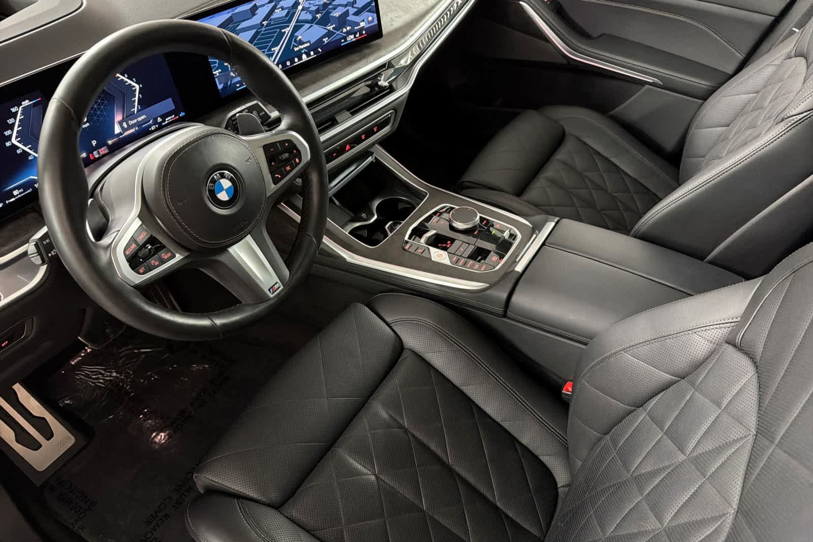 Used 2024 BMW X7 xDrive40i w/ M Sport Package AWD/4WD image 11