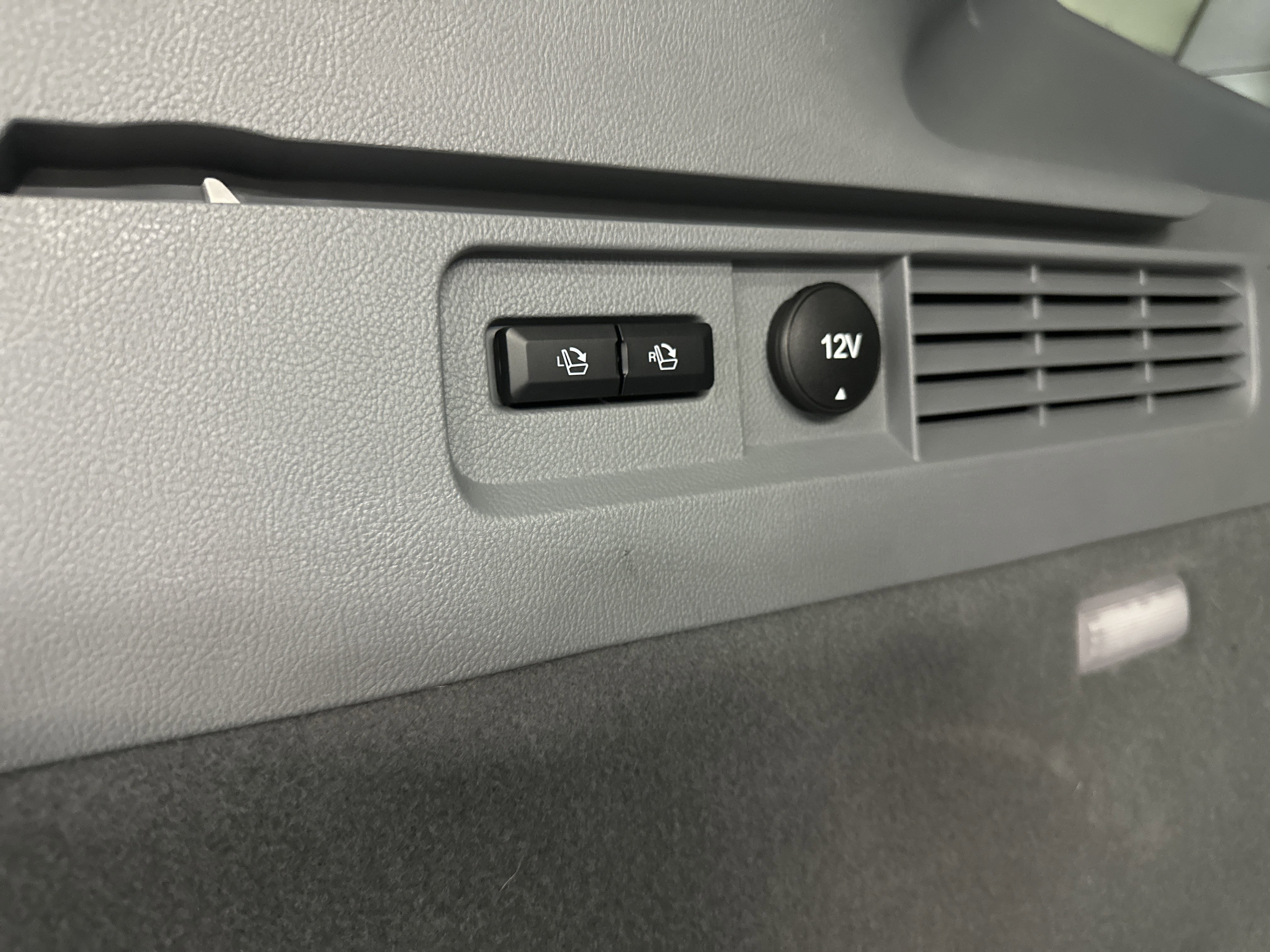 Used 2022 Lincoln Nautilus Reserve w/ Luxury Package image 28