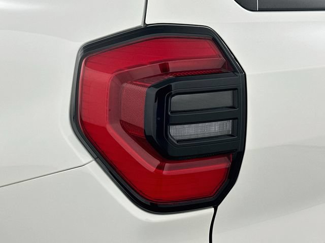 Used 2025 Toyota 4Runner SR5 AWD/4WD image 24