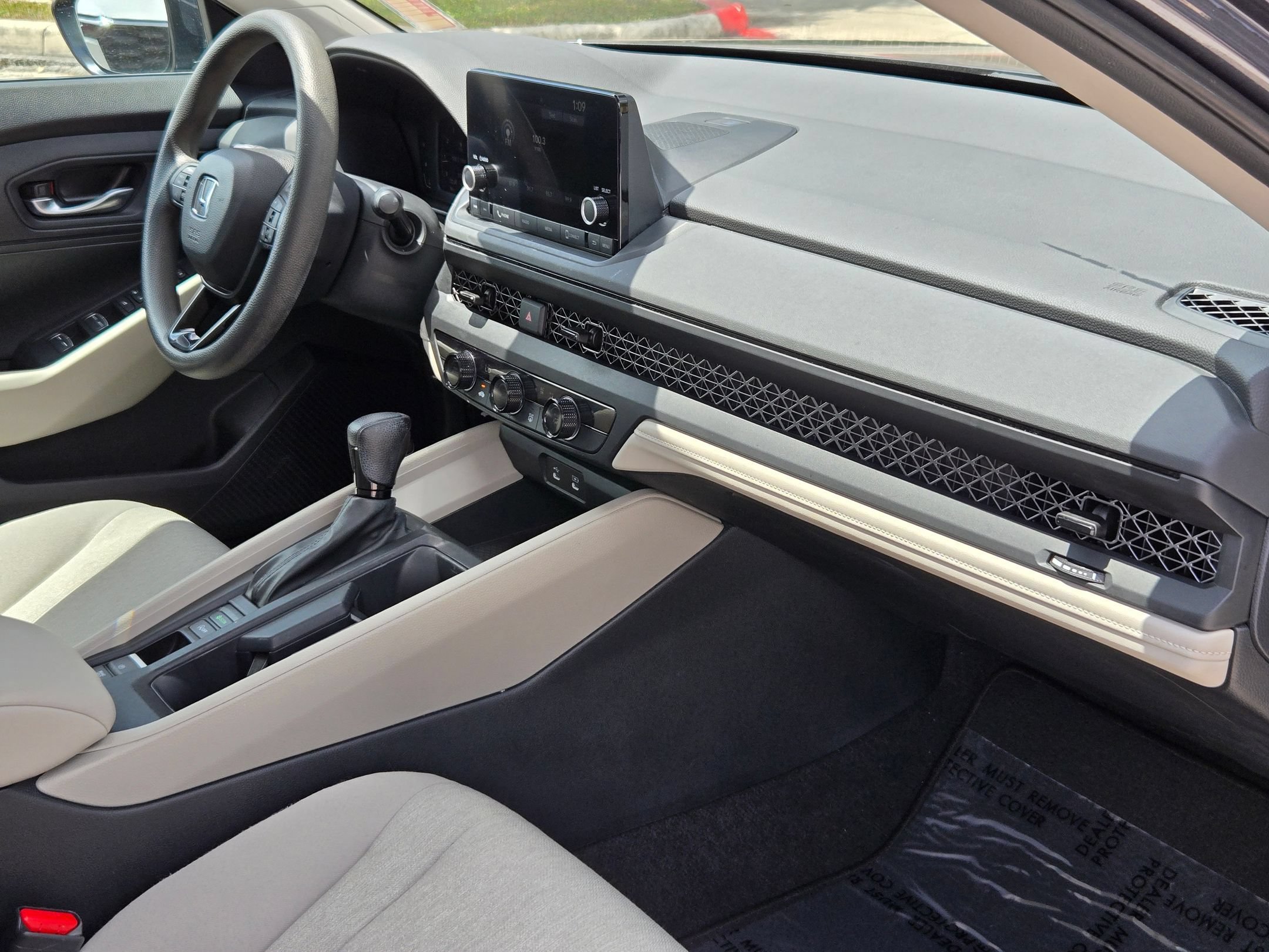 Used 2023 Honda Accord LX image 29