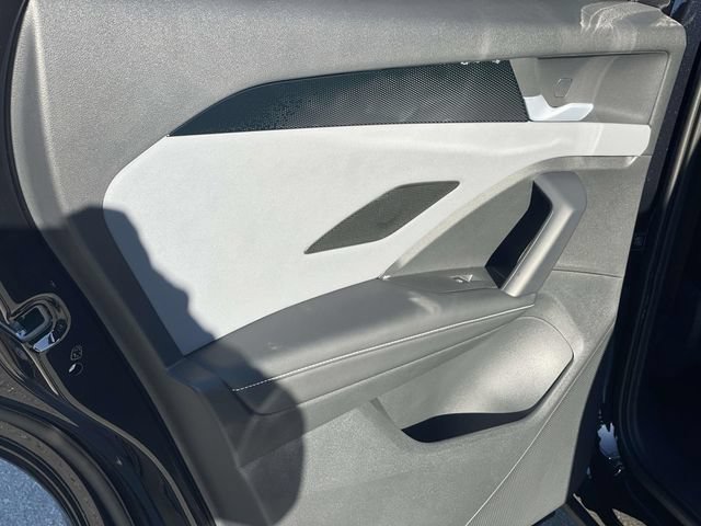 New 2026 Volkswagen Tiguan SE R-Line FWD image 23