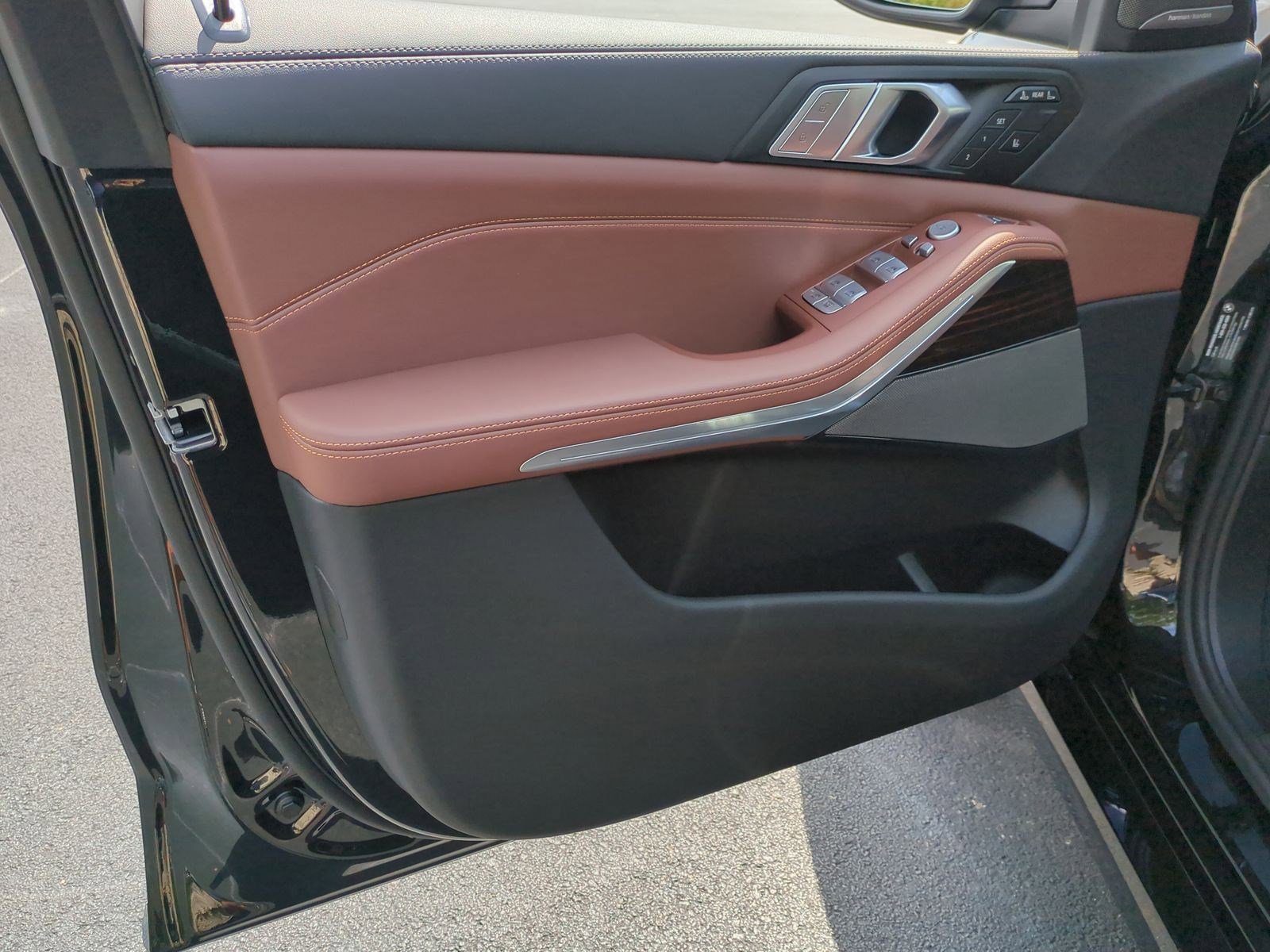 Used 2026 BMW X7 xDrive40i image 14