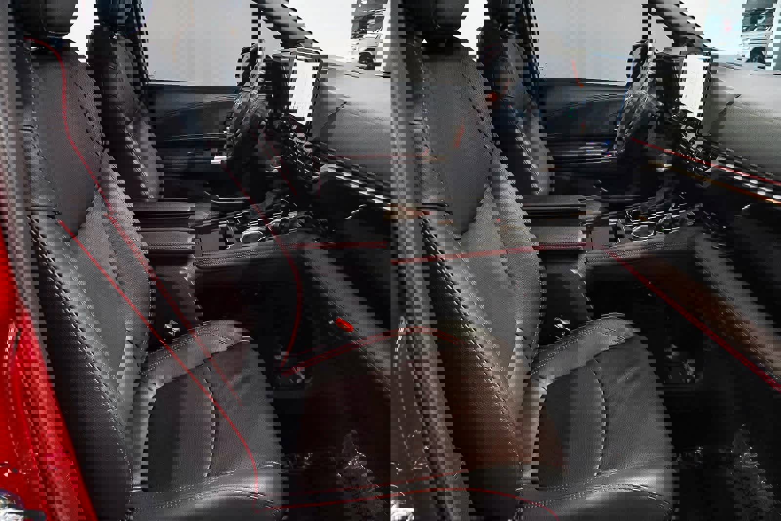 Used 2025 Toyota Sienna XSE image 19