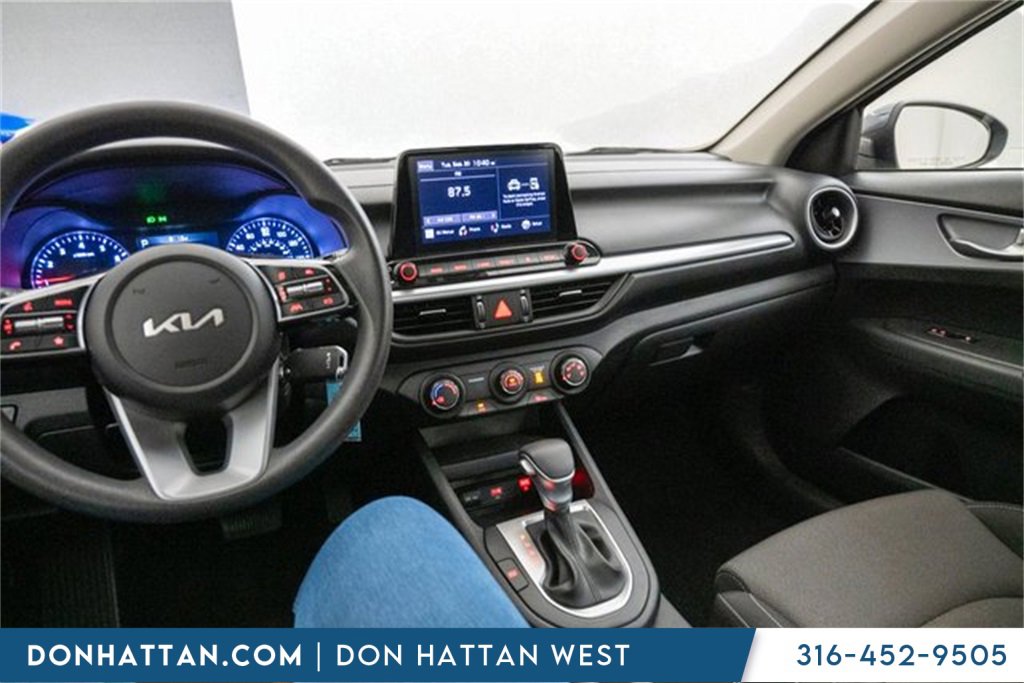 Used 2024 Kia Forte LXS image 19