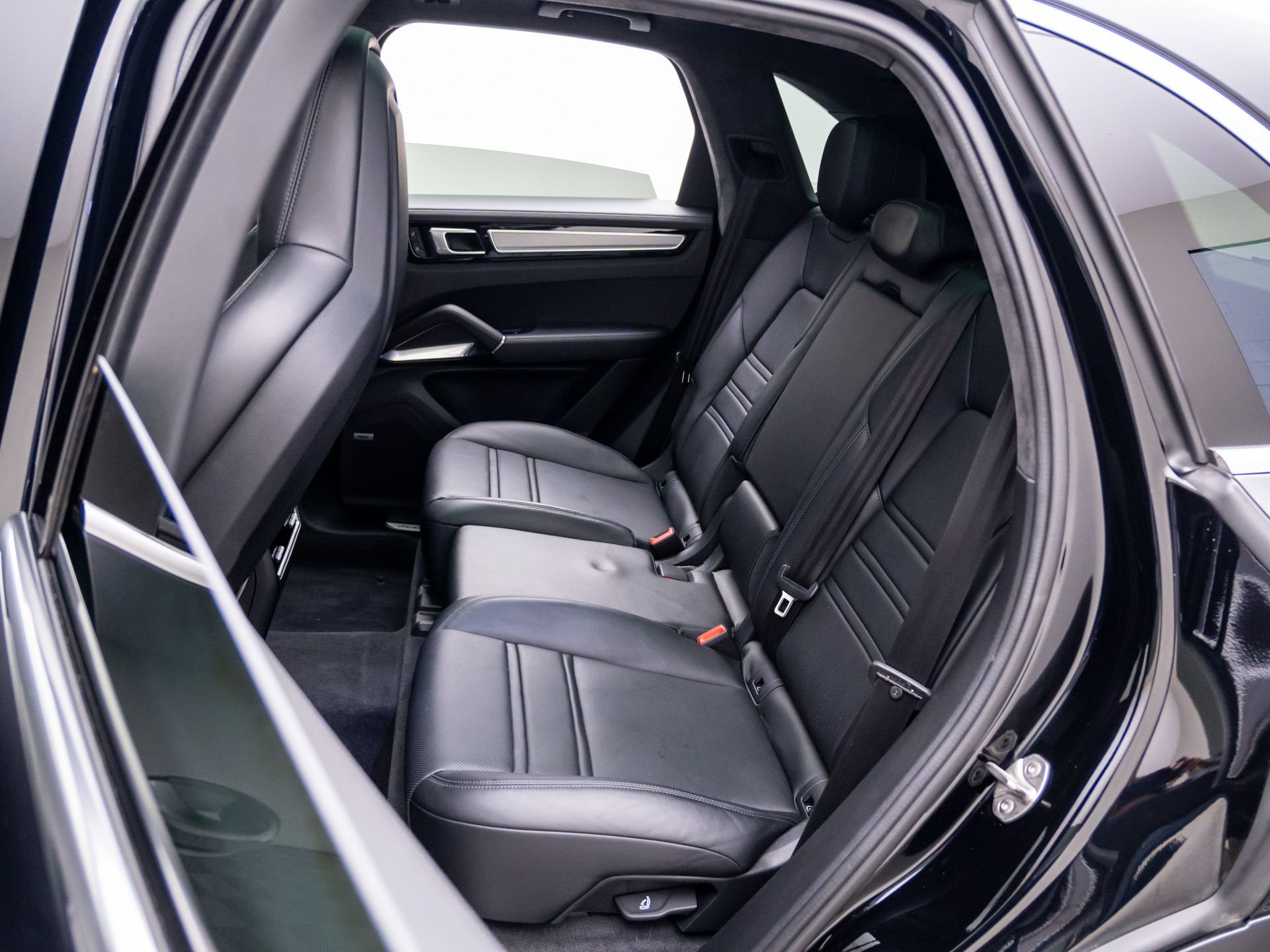 Used 2022 Porsche Cayenne Turbo S AWD/4WD image 16