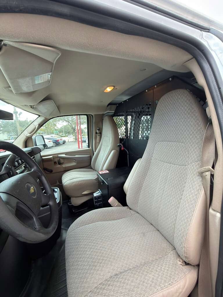 Used 2011 Chevrolet Express 2500 image 15