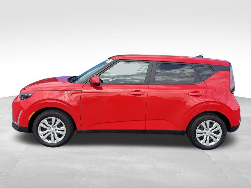 Used 2023 Kia Soul LX FWD image 3