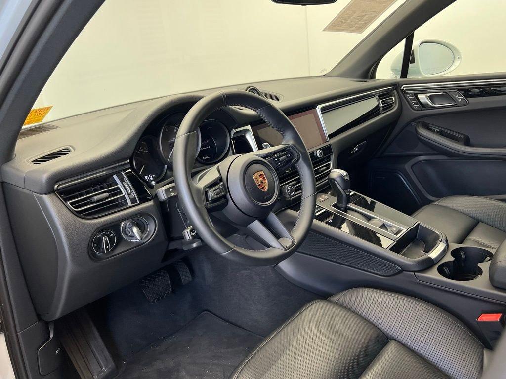 Used 2024 Porsche Macan S image 4