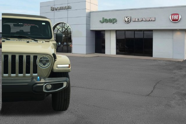 Used 2022 Jeep Wrangler Unlimited Sahara AWD/4WD image 38