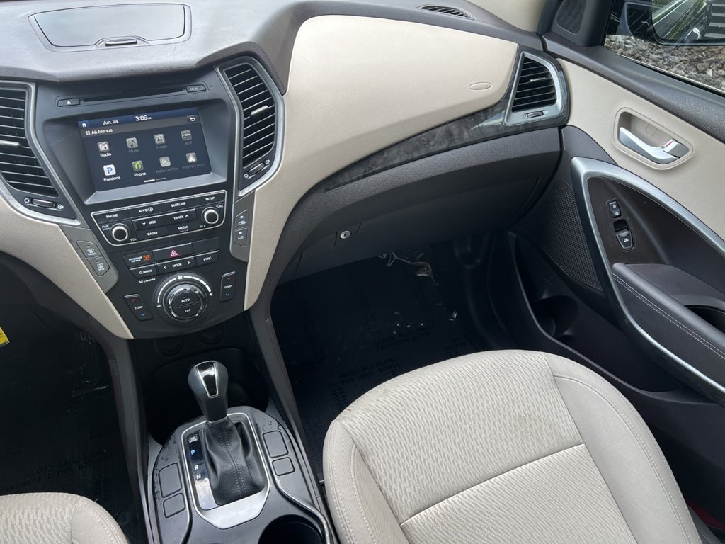 Used 2017 Hyundai Santa Fe Sport FWD image 21