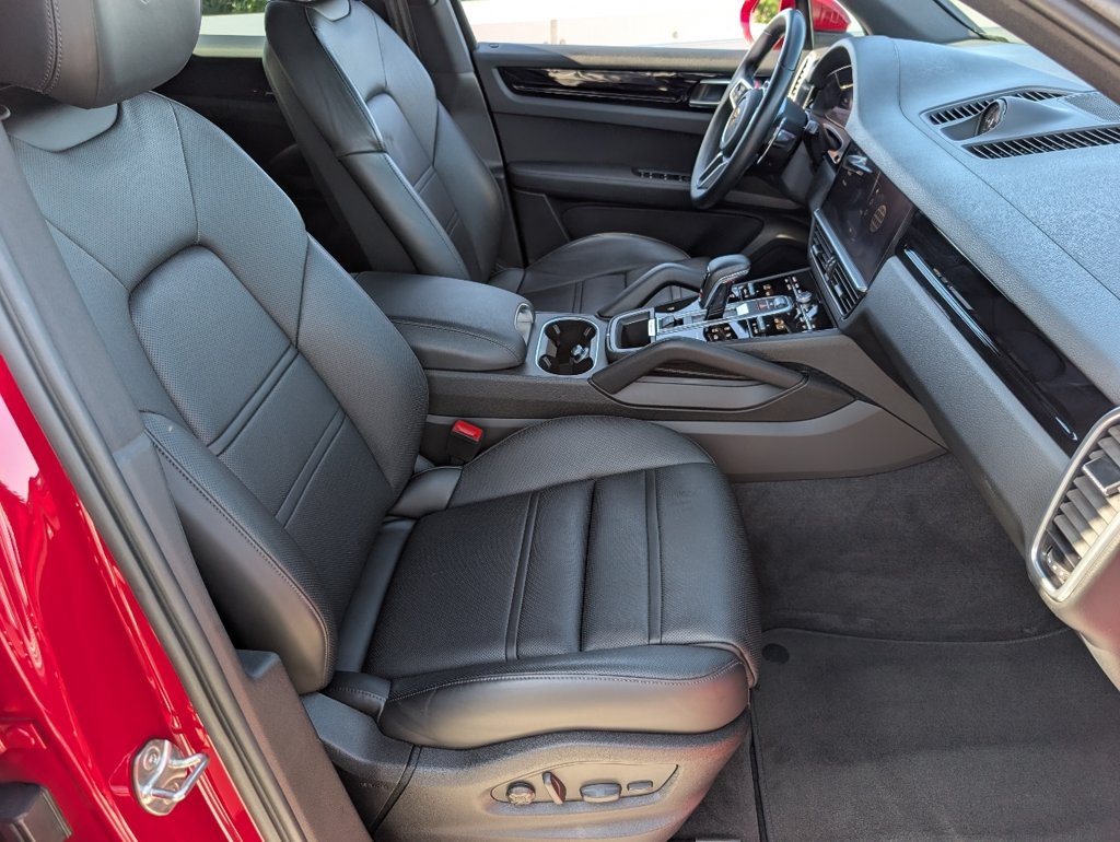 Certified 2023 Porsche Cayenne AWD/4WD image 17