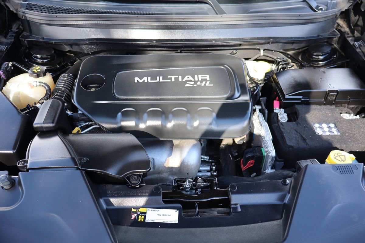 Used 2017 Jeep Cherokee Latitude FWD image 39