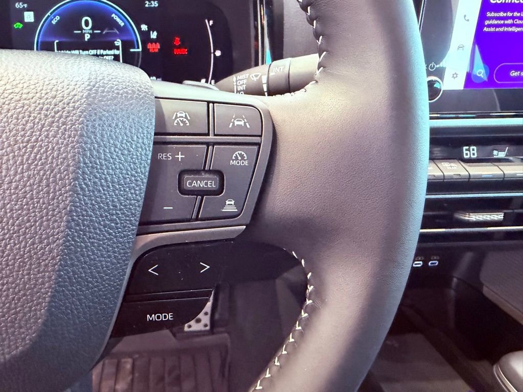 Used 2025 Toyota Camry SE w/ Convenience Package FWD image 20