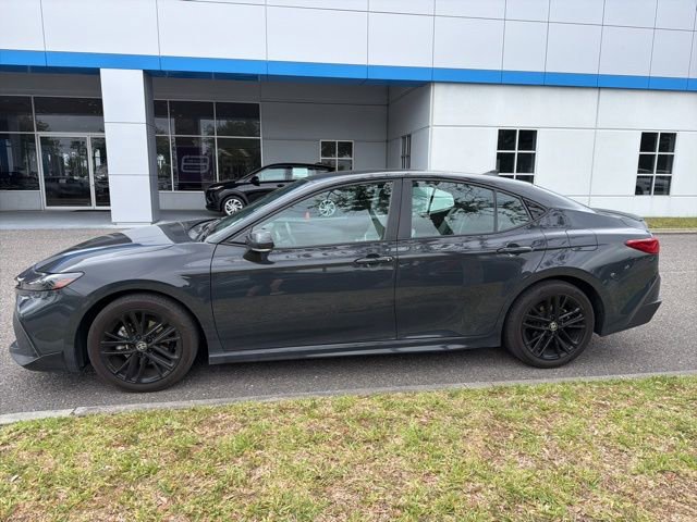 Used 2025 Toyota Camry SE FWD image 3