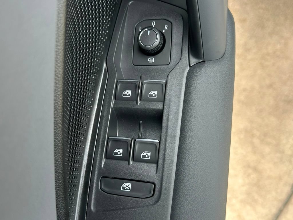 New 2026 Volkswagen Tiguan SE R-Line FWD image 20