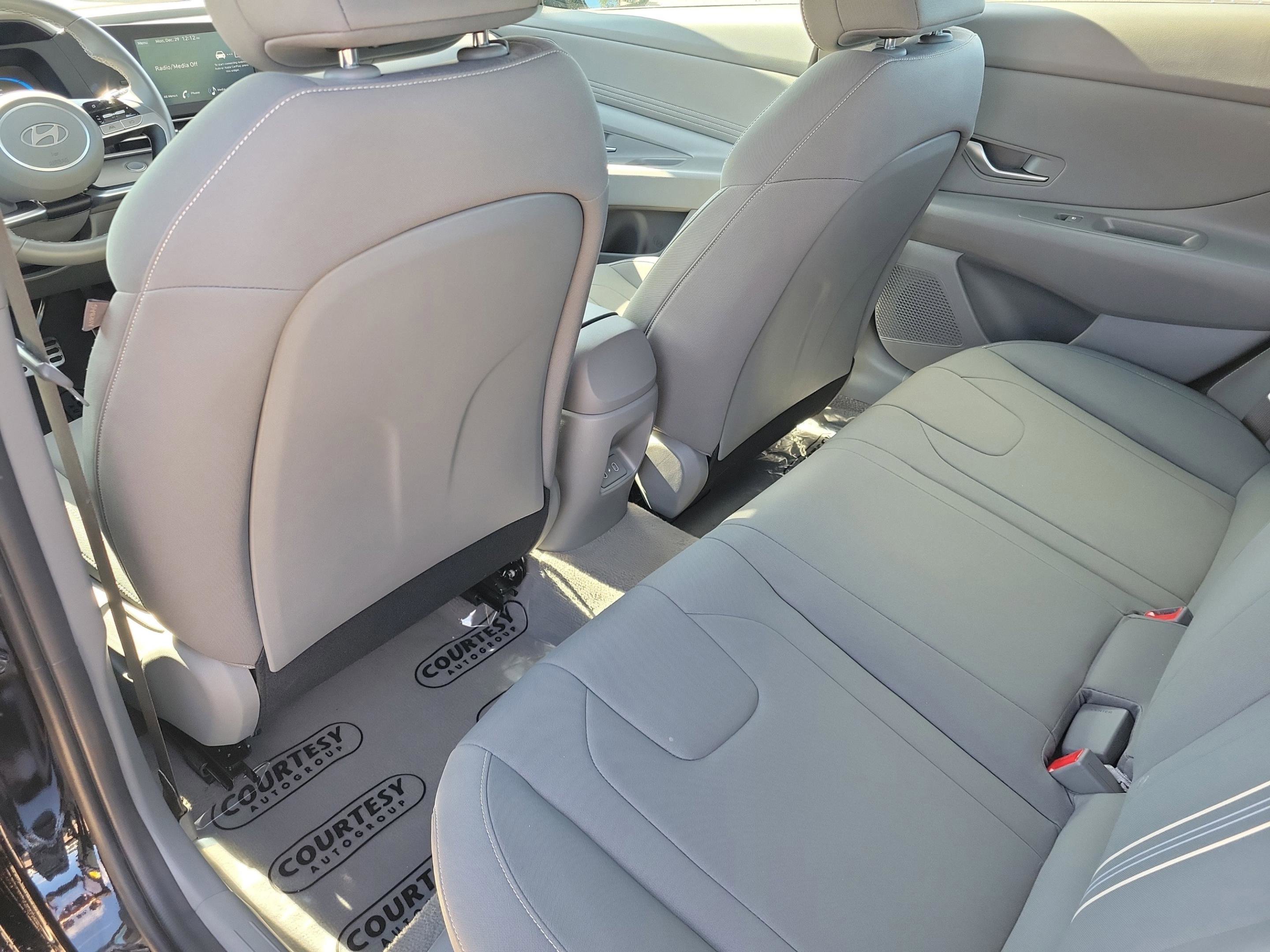 Certified 2025 Hyundai Elantra Sport w/ Cargo Package image 10