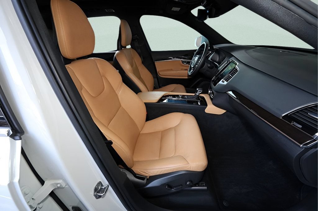 Used 2018 Volvo XC90 T6 Momentum w/ Convenience Package AWD/4WD image 13