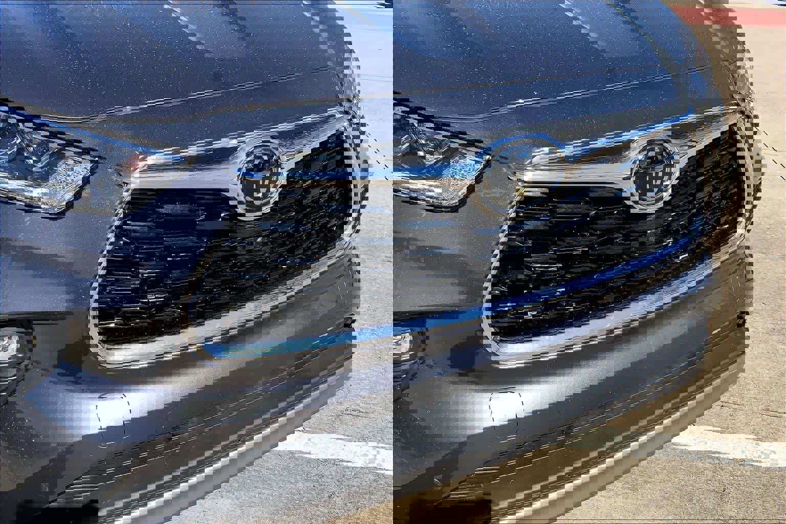 Used 2024 Toyota Highlander Platinum image 32