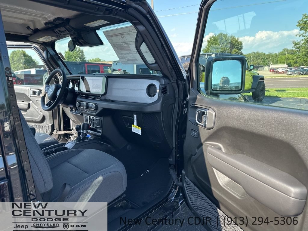 New 2025 Jeep Gladiator Sport AWD/4WD image 16