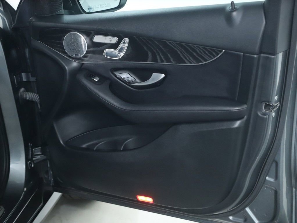Used 2018 Mercedes-Benz GLC 300 4MATIC image 35