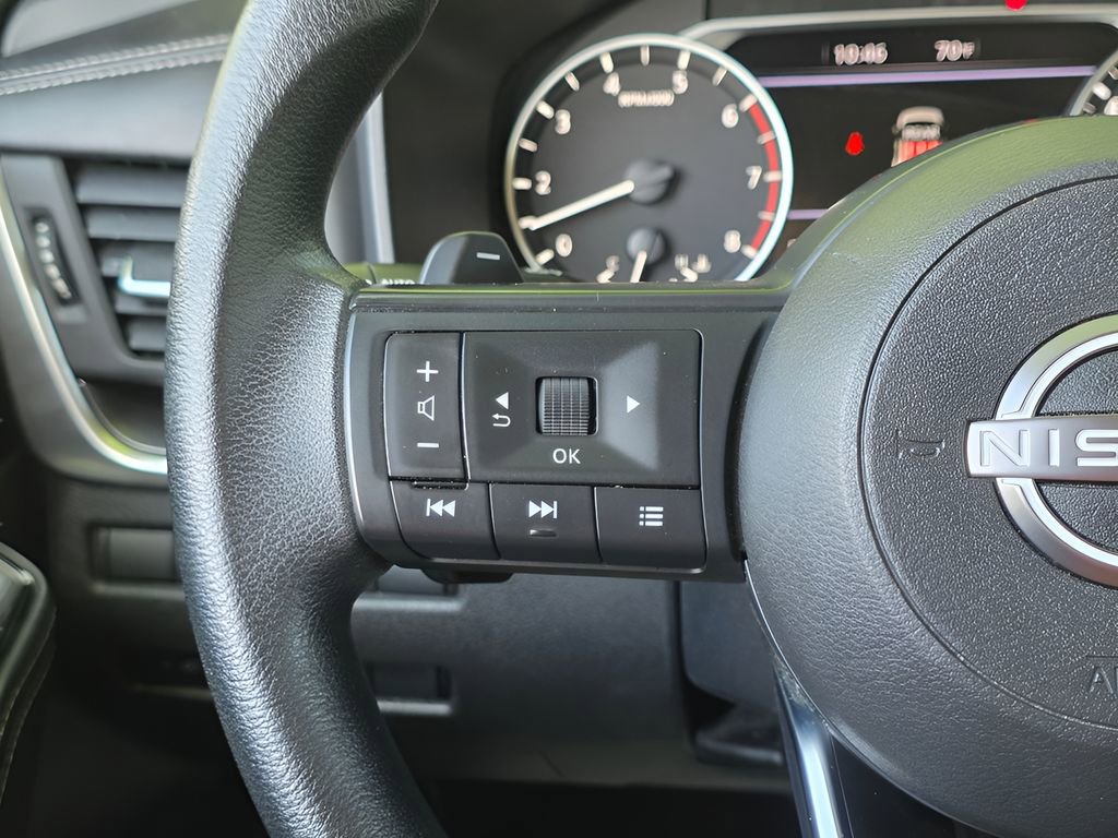 Used 2024 Nissan Rogue SV AWD/4WD image 19