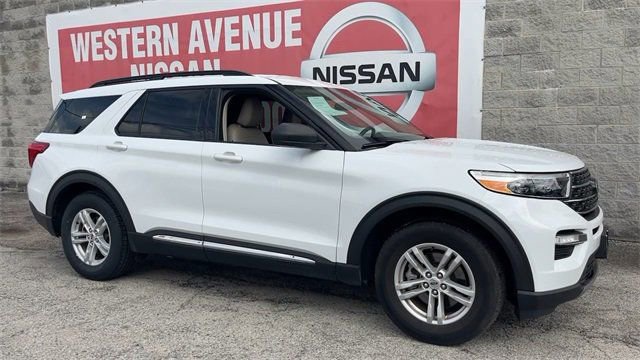 Used 2024 Ford Explorer XLT w/ Equipment Group 202A image 3
