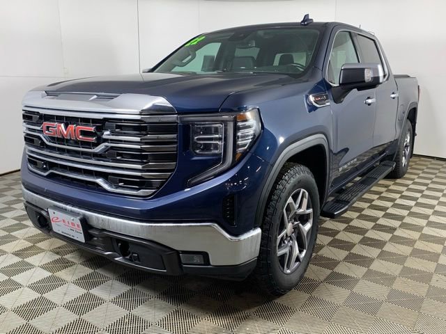 Used 2022 GMC Sierra 1500 SLT w/ SLT Convenience Package image 2