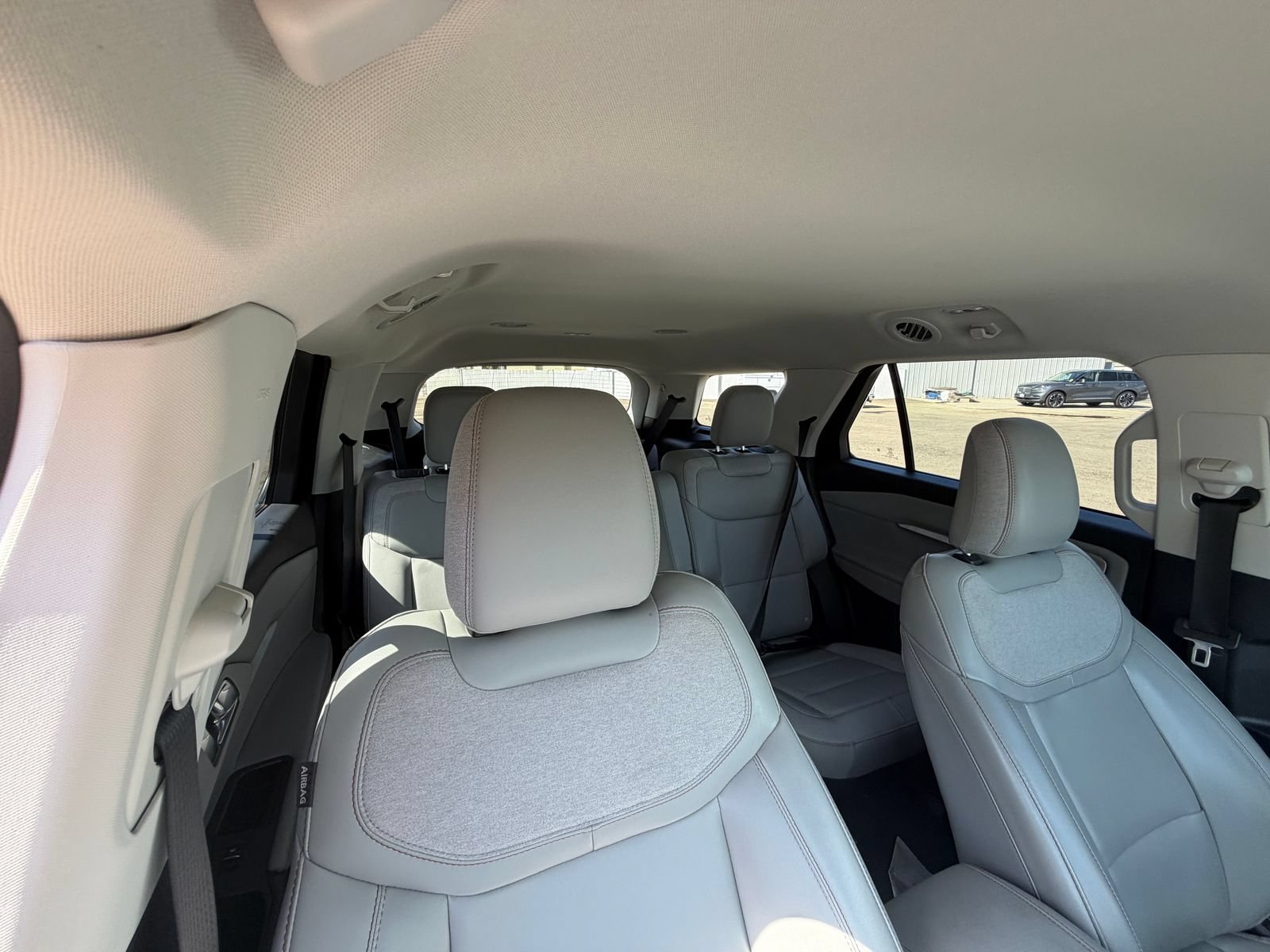 Used 2025 Ford Explorer Active w/ Active Comfort Package RWD image 20