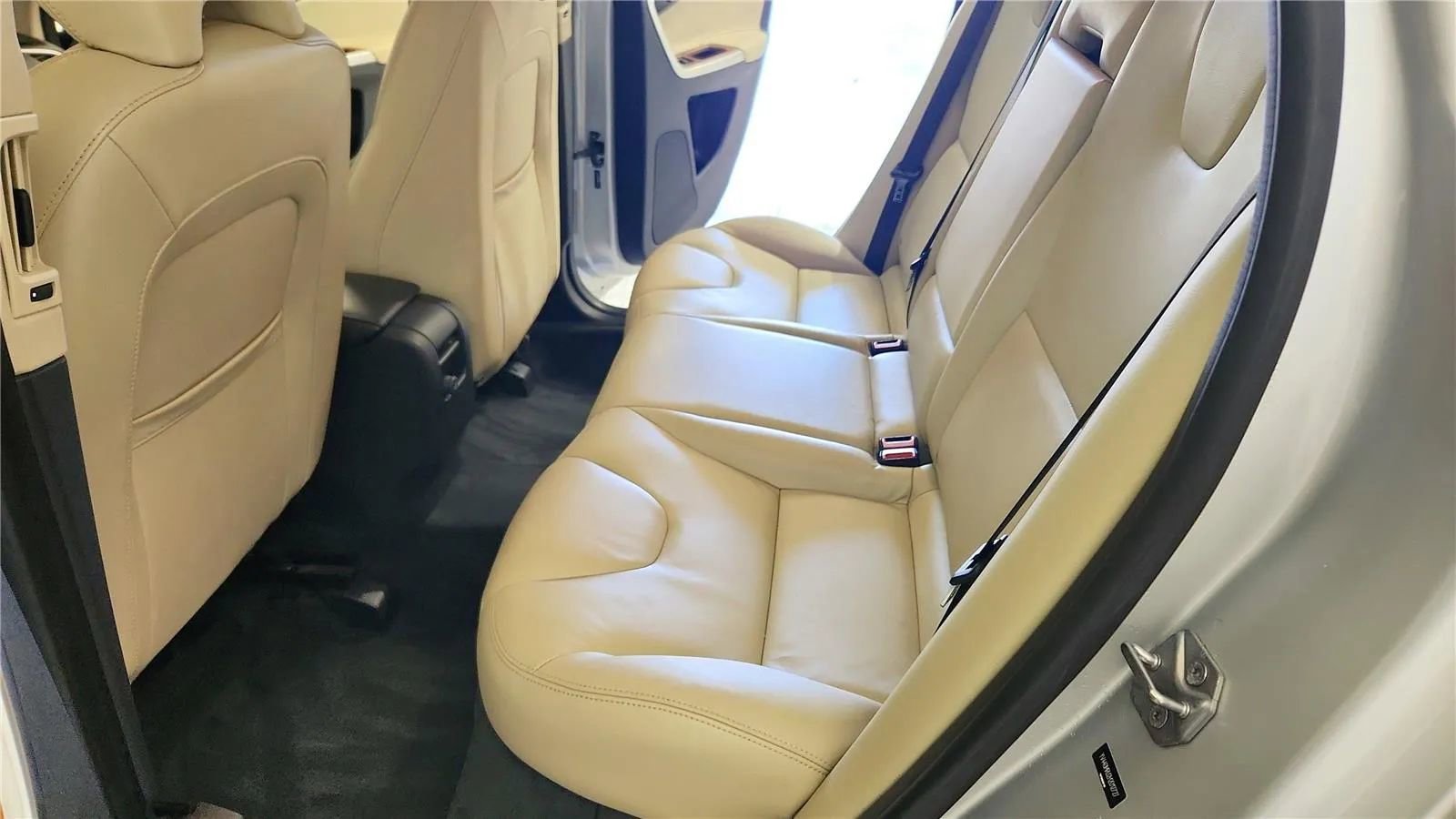 Used 2017 Volvo XC60 T5 Inscription w/ Preferred Option Package AWD/4WD image 34