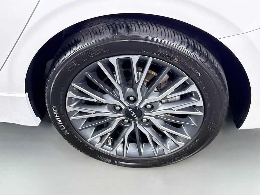 Certified 2024 Kia Forte GT-Line FWD image 33